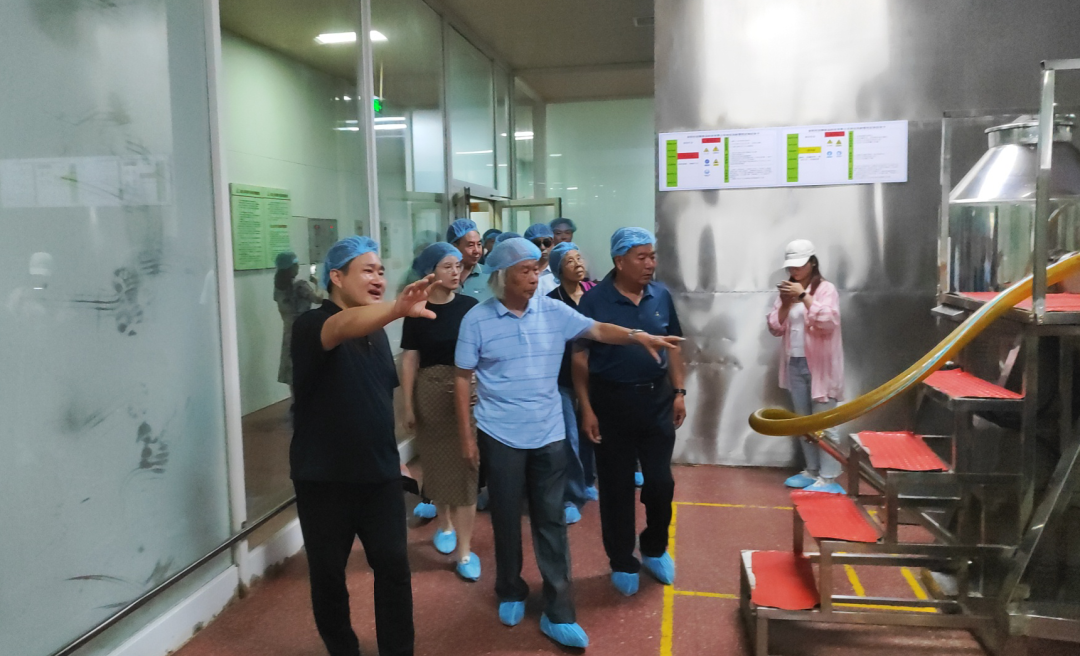 新乡市餐饮行业协会赴乐玩参观互换
